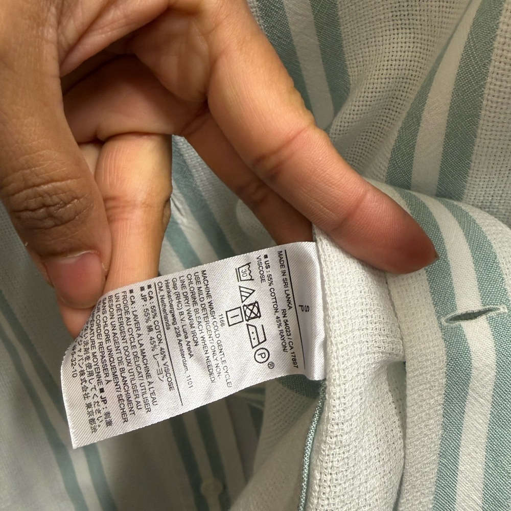 Banana Republic Men's Casual Button Down Shirt - White and Green Stripes - Picture 3 of 3